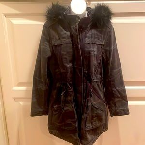 American Eagle camo faux fur trimmed utility jacket sz S